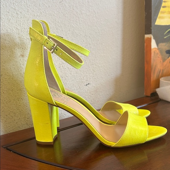 Vince Camuto Neon Yellow Block Heels Sz 7m - Picture 2 of 6
